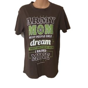 “Army Mom” Small Tee Shirt NWOT